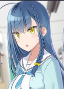 Плакса, с которой я играл в детстве, стала настоящим школьным идолом